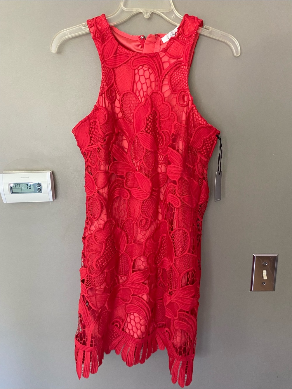NWT REVOLVE x LOVERS + FRIENDS Caspian Lace Shift Dress in Coral Red Size Small - Picture 4 of 9